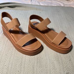 NWOT Platform Sandals 7.5